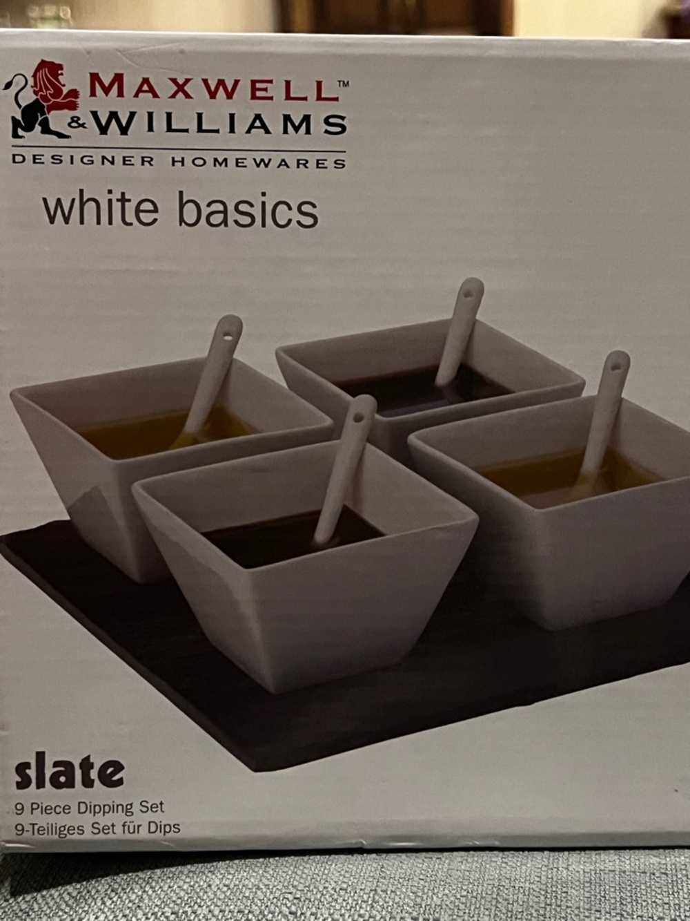 MAXWELL WILLIAMS 20CM SLATE  & 9 PIECE DIPPING WHITE CERAMIC SET w/ SPOONS